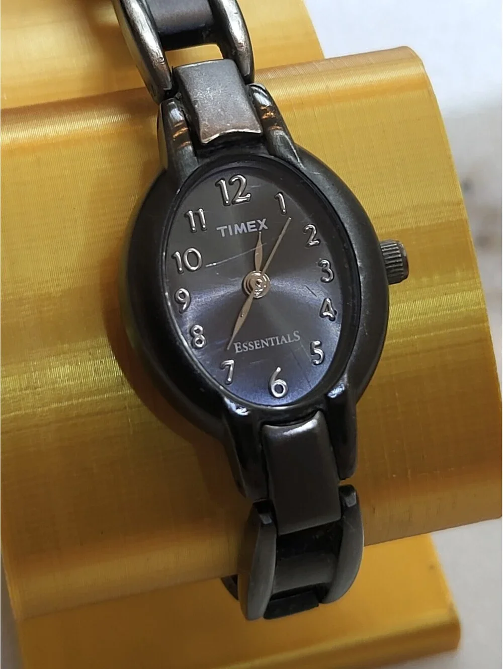 Vtg Timex Womens Watch 20mm Black Case With Black Dial & Band Working Clean